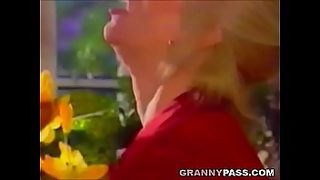 cumming on granny pussy videos