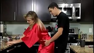 teen and mom grting fucked